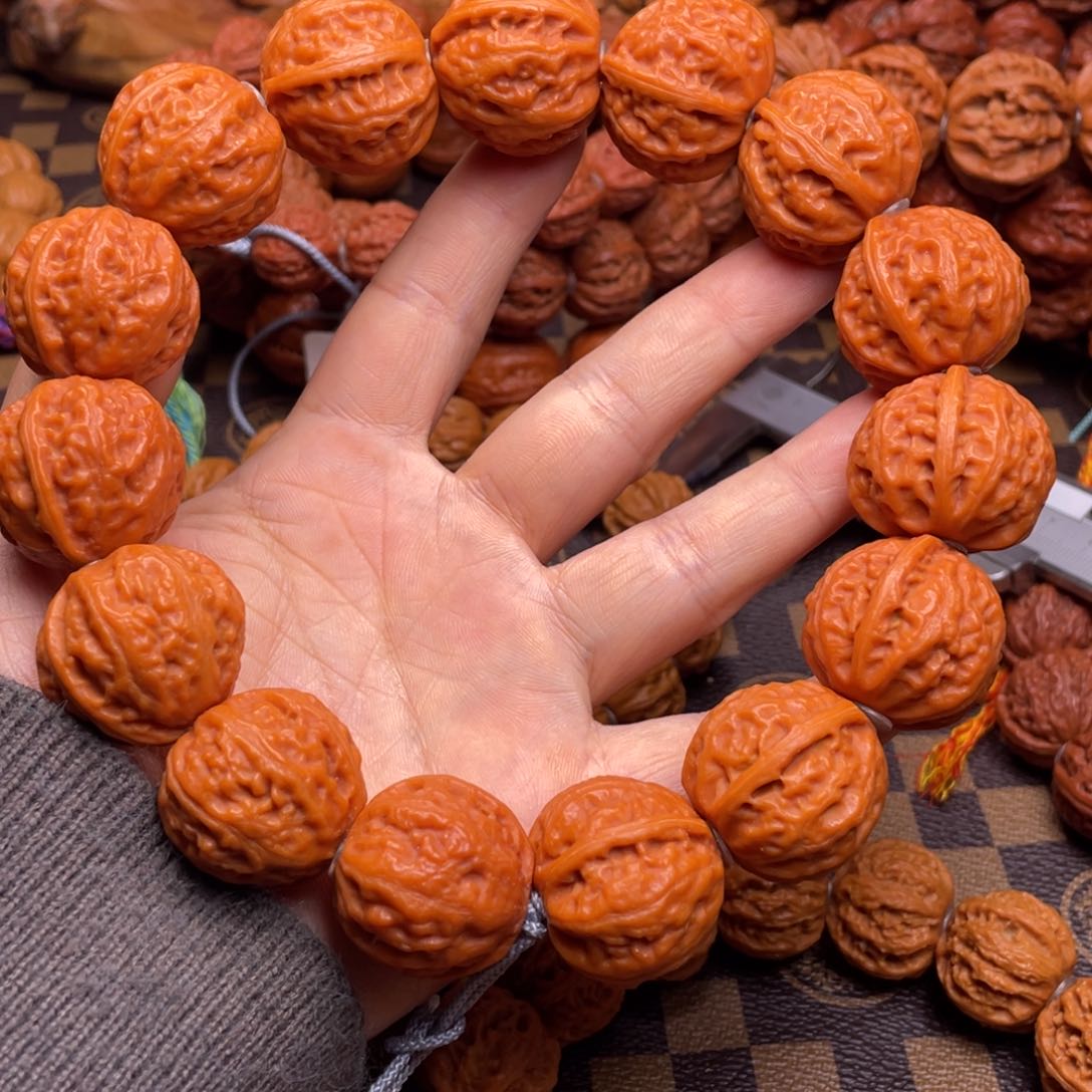 文玩核桃吊坠秋子