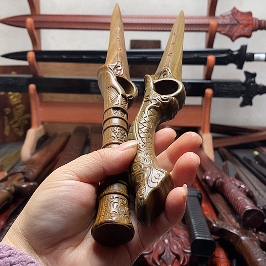 绿檀木木木寸指剑