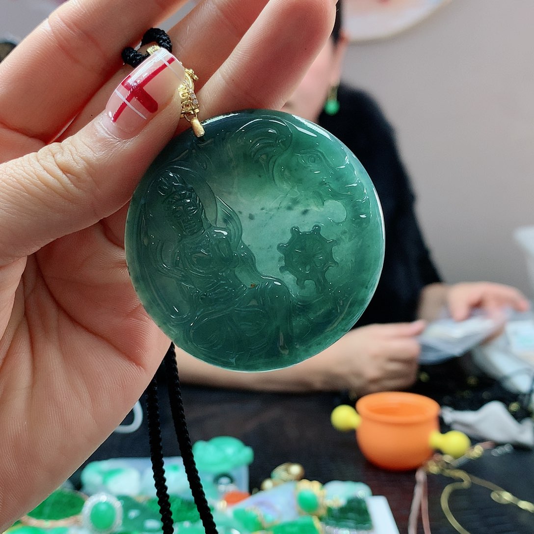 【闪购商品】翡翠吊坠(赠链)合金