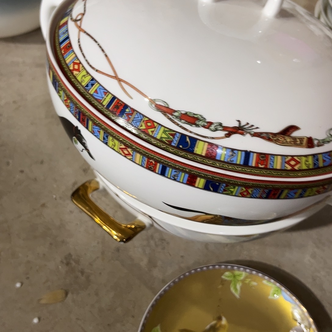 瓷片爱马仕九寸汤锅一个