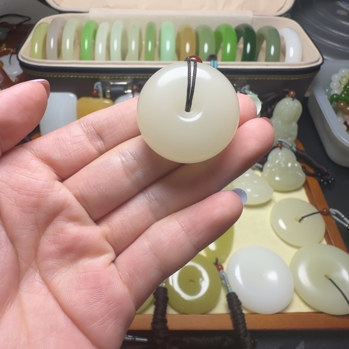 新疆老料蜂蜜水平安扣吊坠