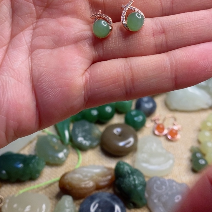 和田玉耳钉银S925镶嵌