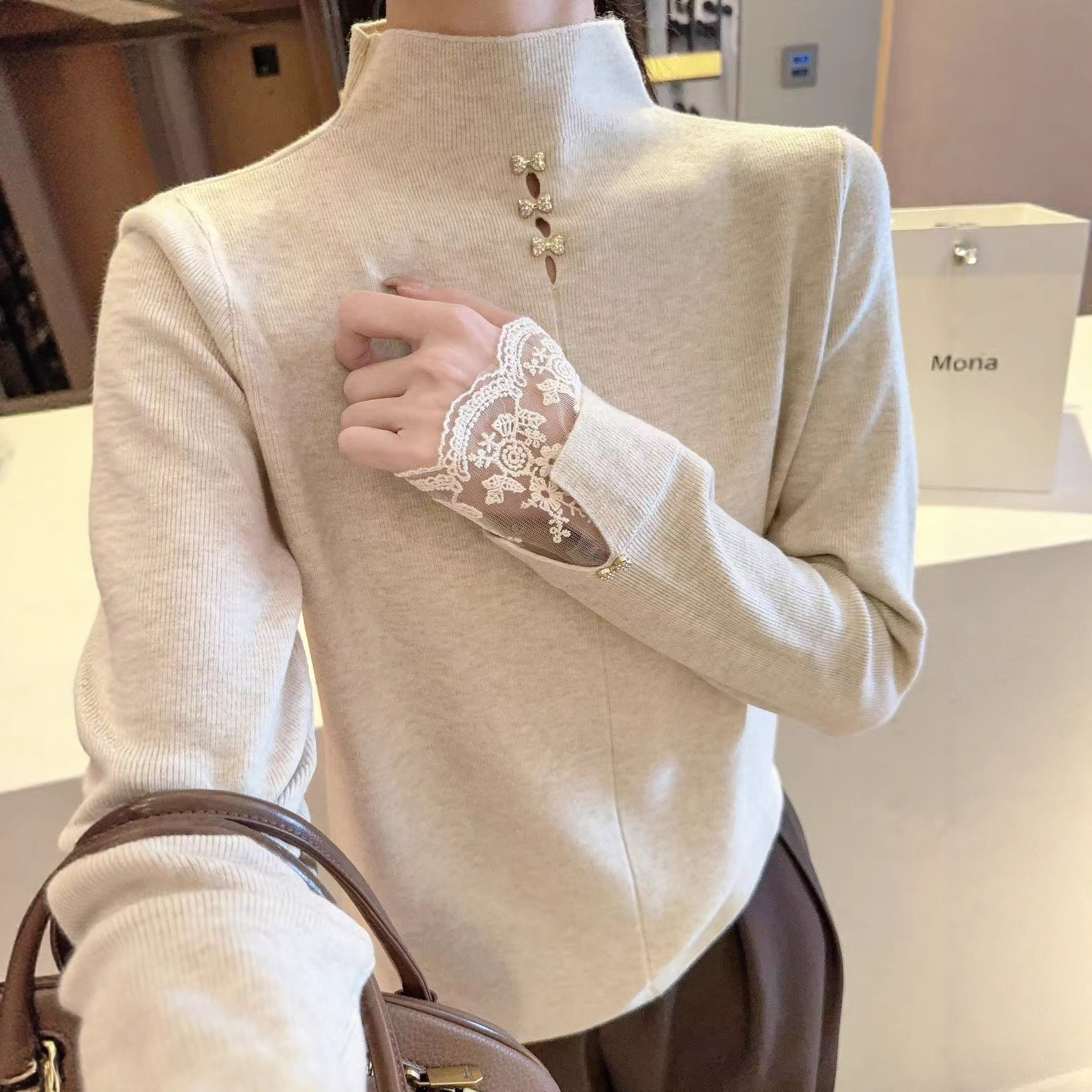 2025新款时尚设计感高领长袖打底衫修身显瘦拼接蕾丝上衣8318