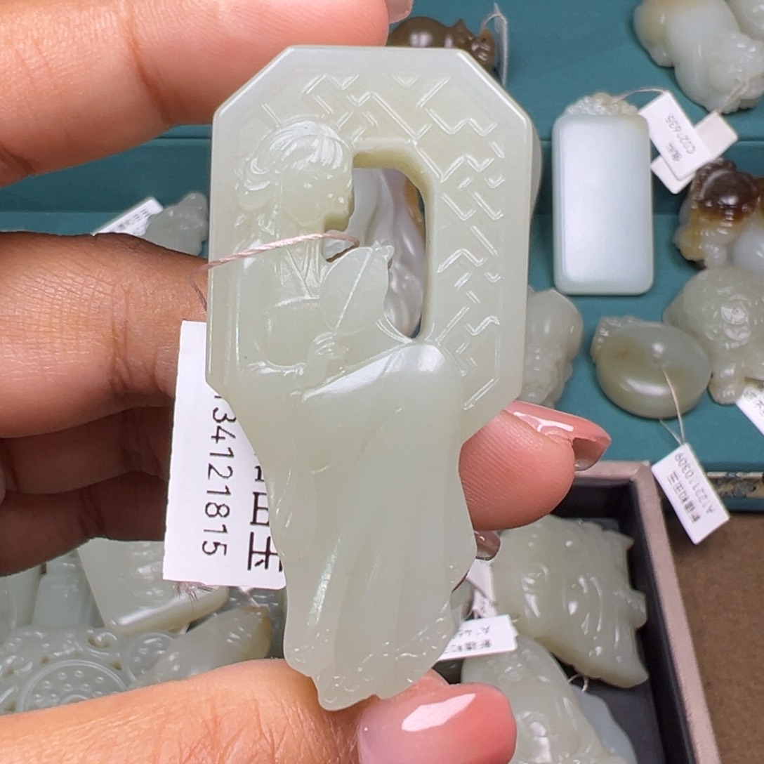 和田玉颈饰未镶嵌