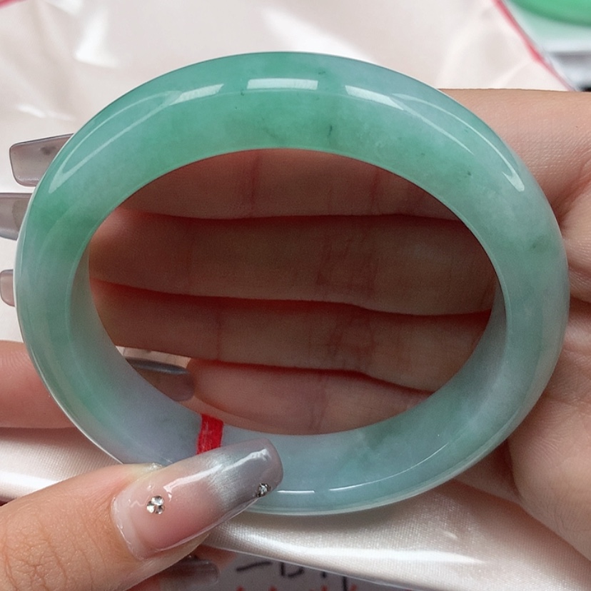 【闪购商品】翡翠手镯未镶嵌57圈满圈甜绿