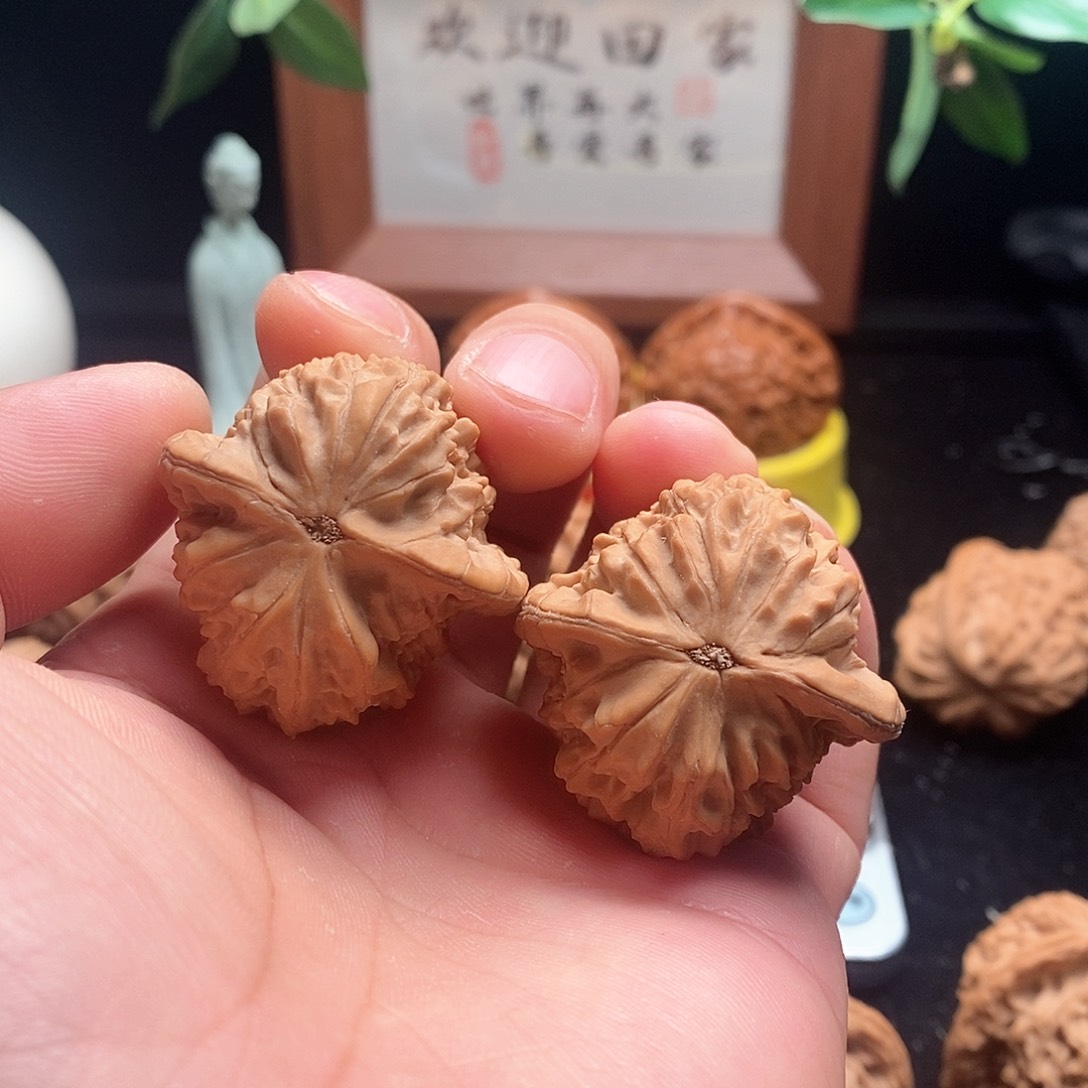 文玩核桃吊坠马老四37精配