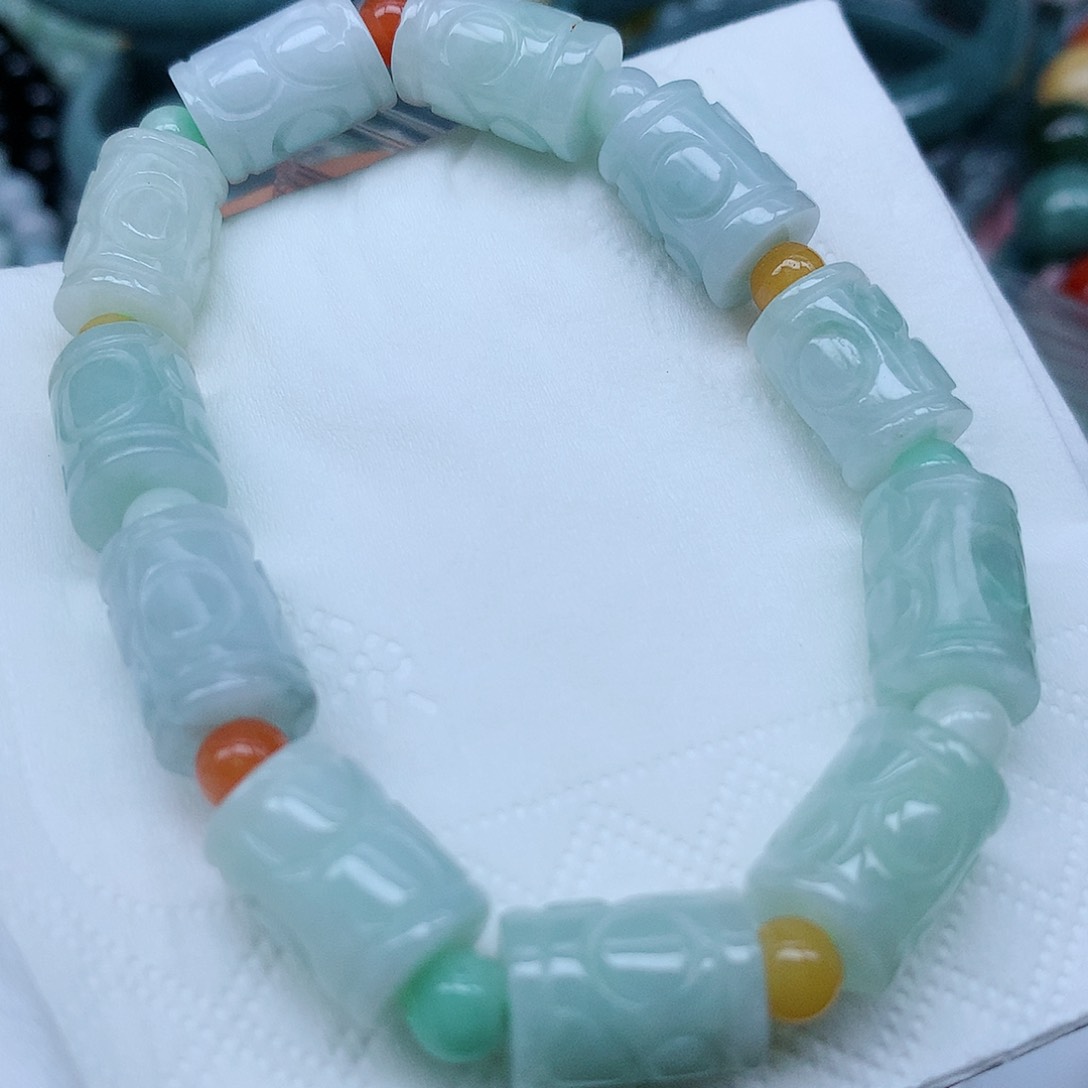 翡翠未镶嵌颈饰珠子