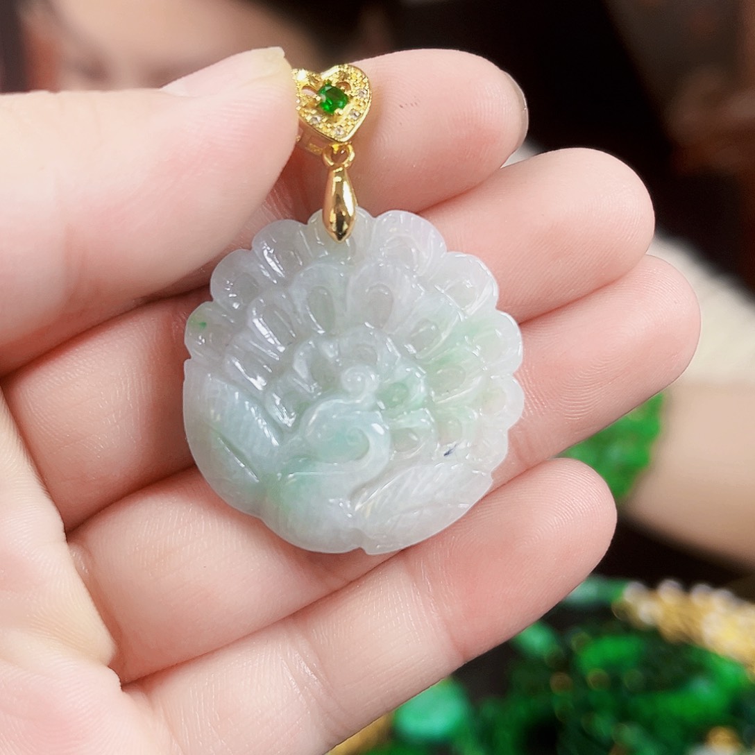 翡翠颈饰未镶嵌吊坠