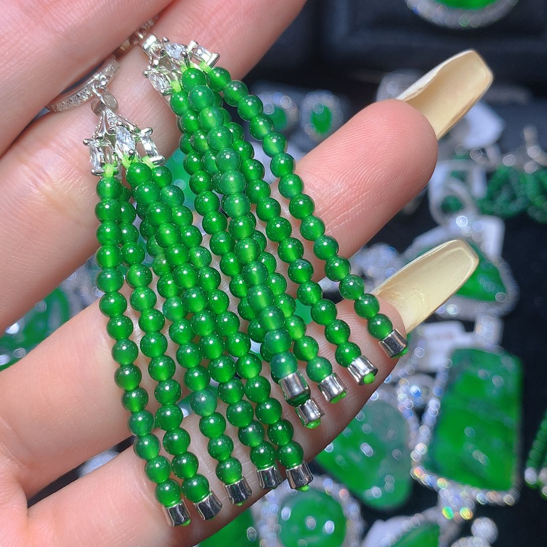 翡翠颈饰银S925镶嵌翡翠