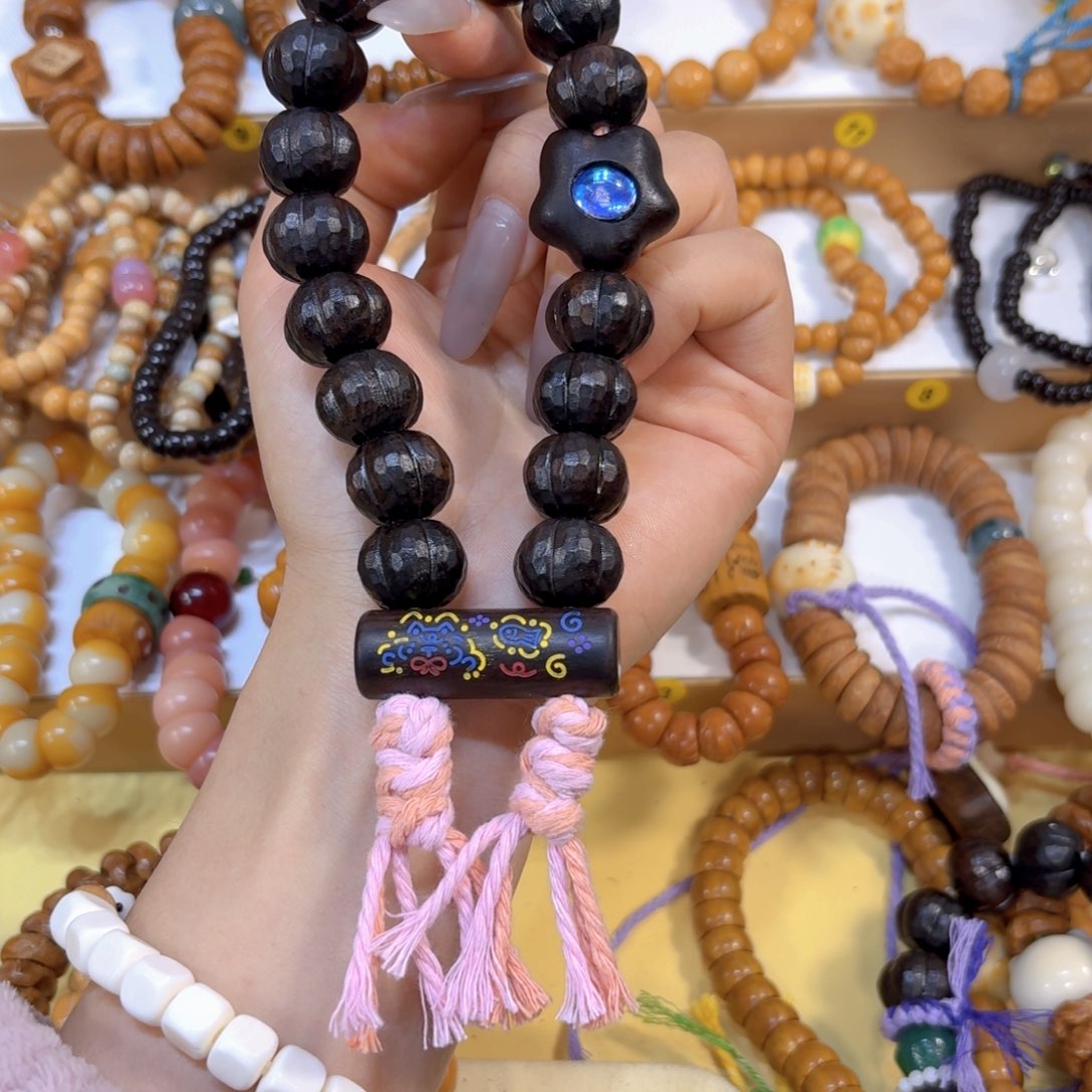 星月菩提吊坠黑松露