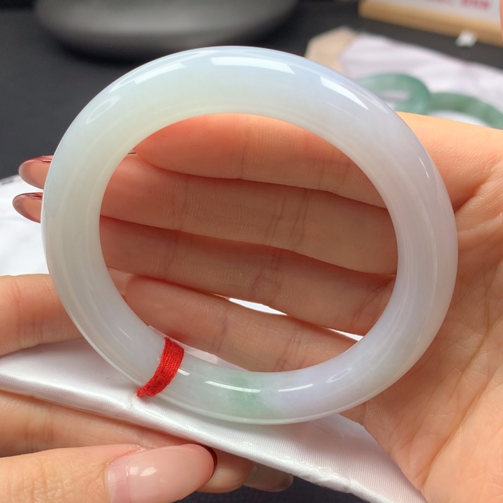 翡翠手镯未镶嵌58圆条