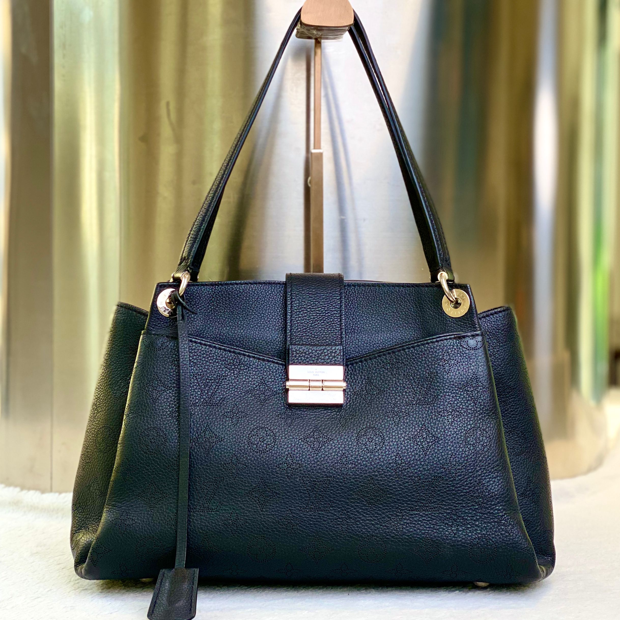 99新 LouisVuitton/路易威登 古有98新LV压纹单肩包5062