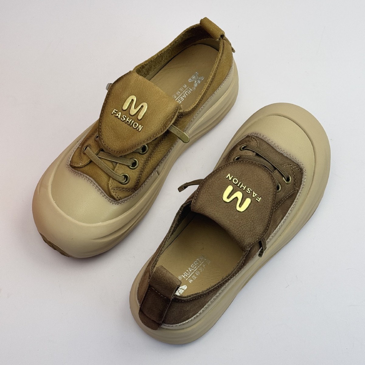 2025秋季华尔泰新款休闲时尚复古松紧带真皮鞋明星透圆头平底鞋