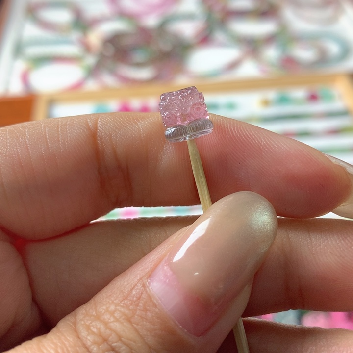 碧玺手链未镶嵌粉蓝醒狮