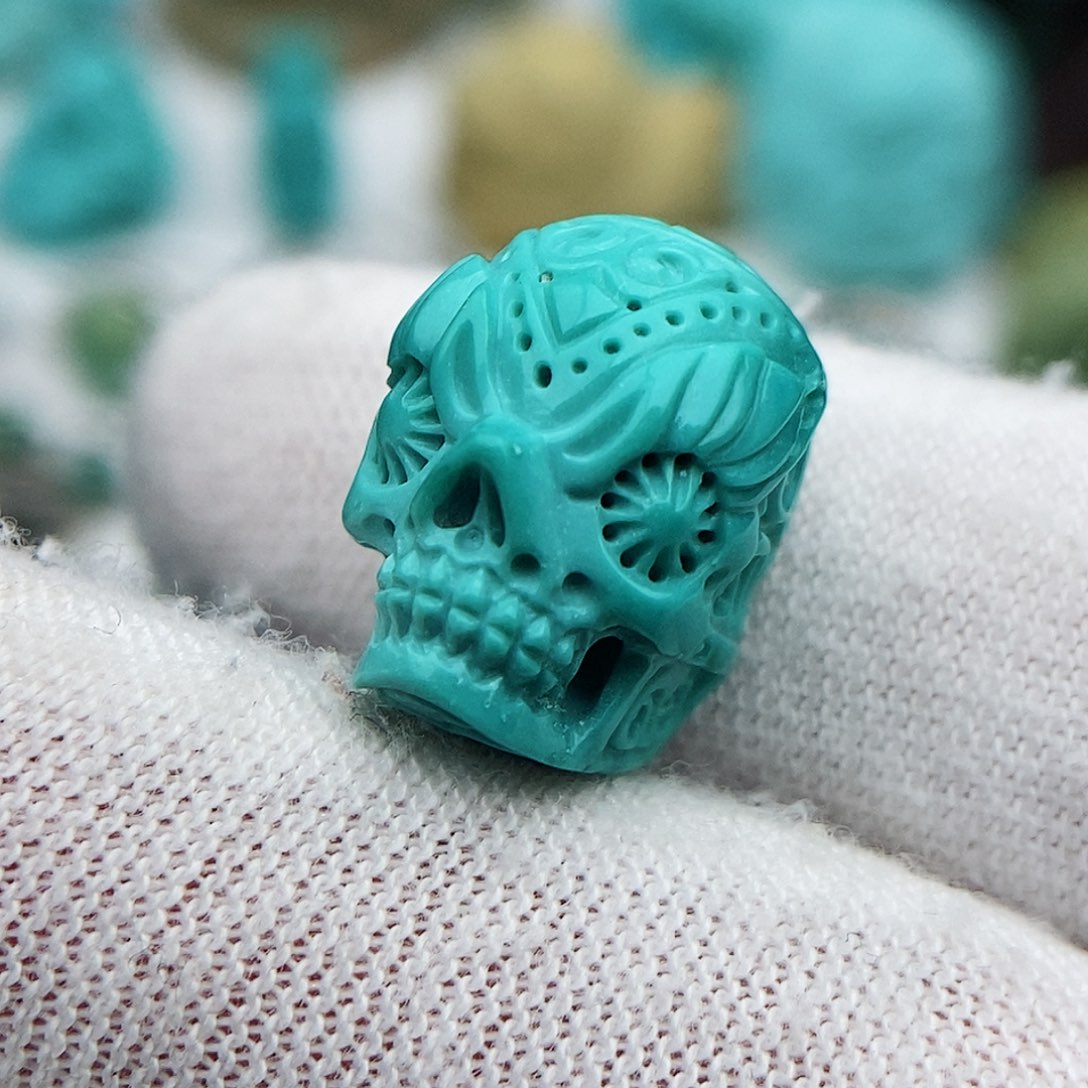 绿松石颈饰未镶嵌