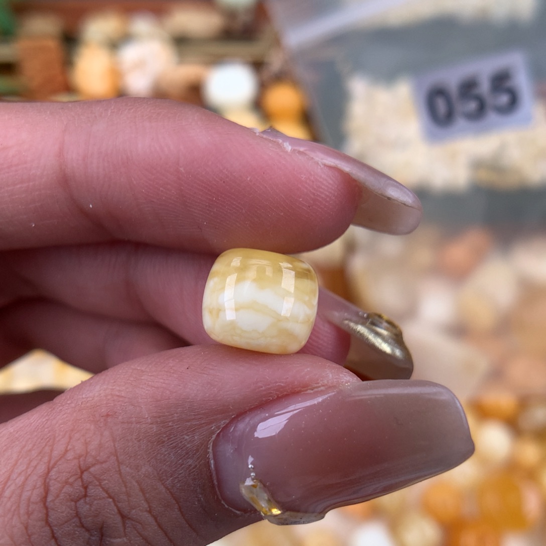 琥珀珠宝奇石未镶嵌1.0 孔道粉