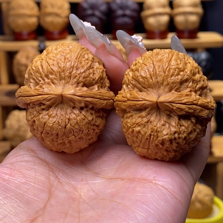 文玩核桃把件铁狮子23号43尺