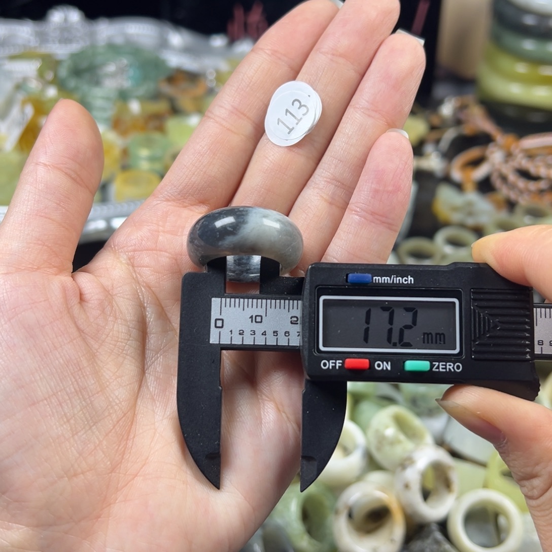 蛇纹石玉未镶嵌戒指