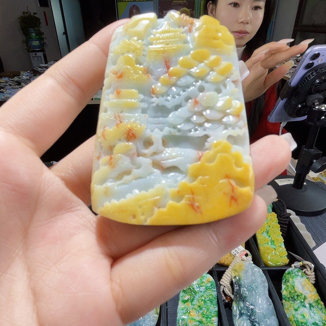 颈饰未镶嵌翡翠一