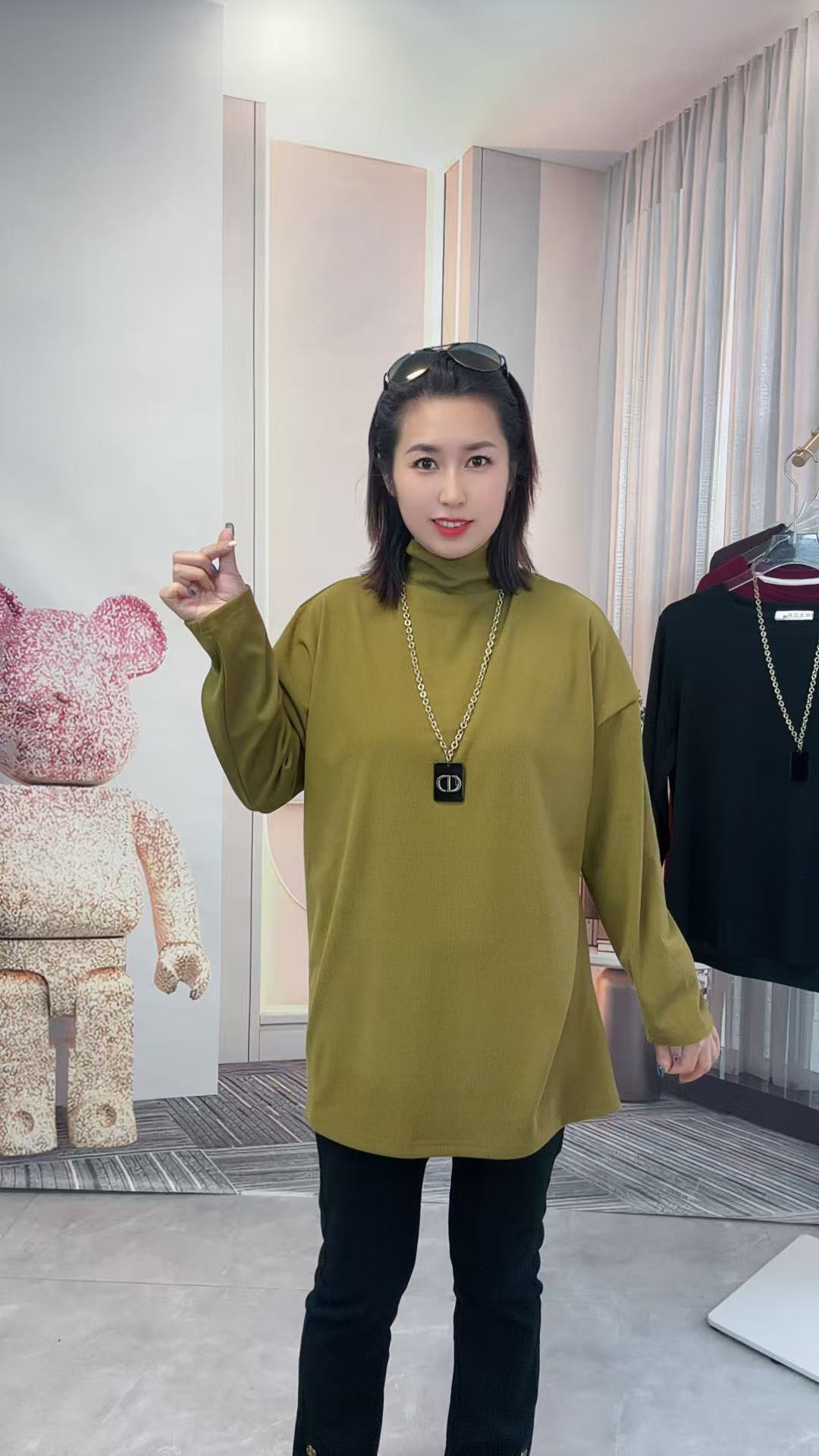 娜娜家2025秋冬新款慕斯绒面料高领长袖纯色中长款加大版型打底衫