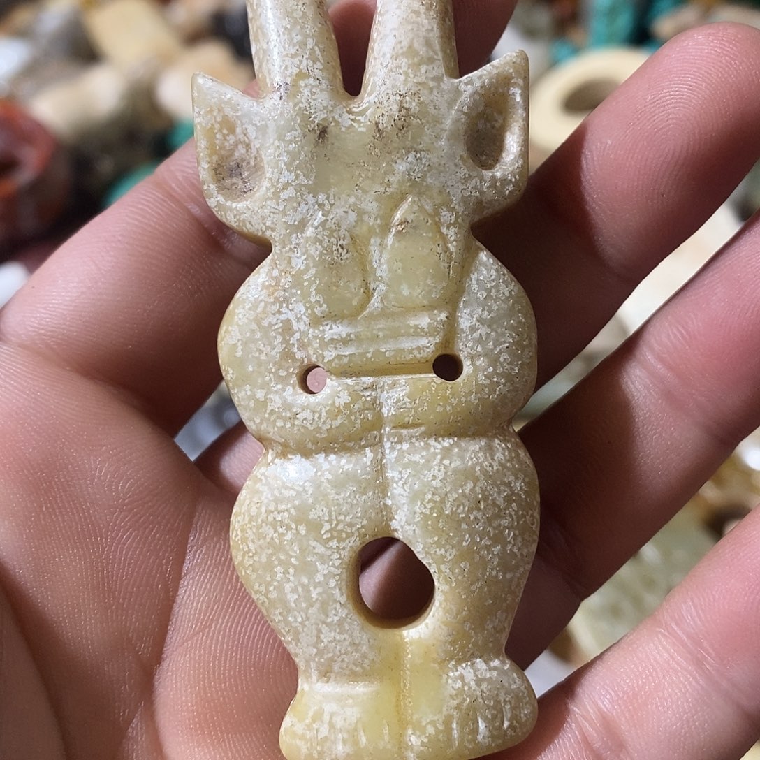 和田玉（糖玉）未镶嵌挂件