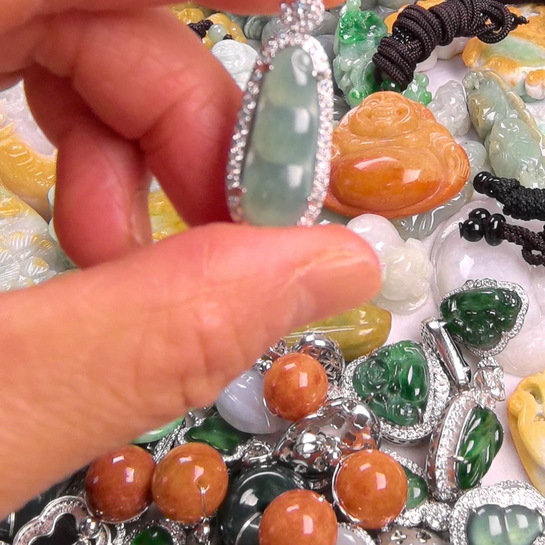 翡翠颈饰未镶嵌吊坠