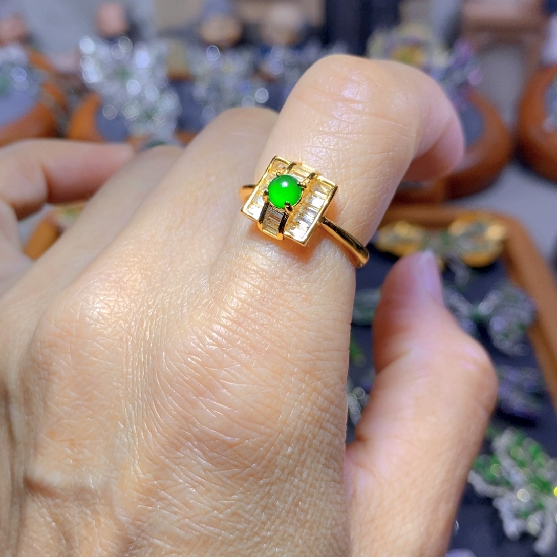 翡翠颈饰银S925镶嵌天然翡翠