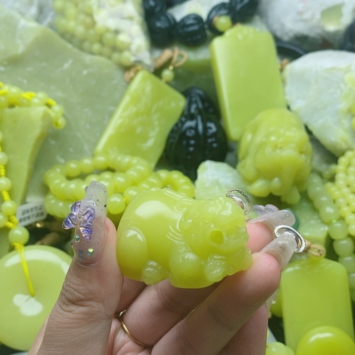 春***哥石材新疆若羌小貔貅