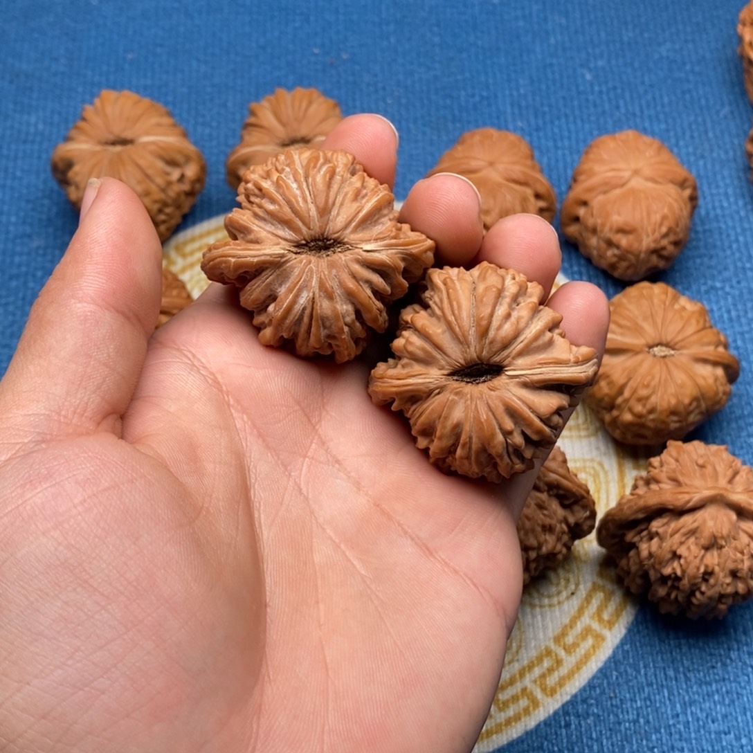 文玩核桃把件42全品楼