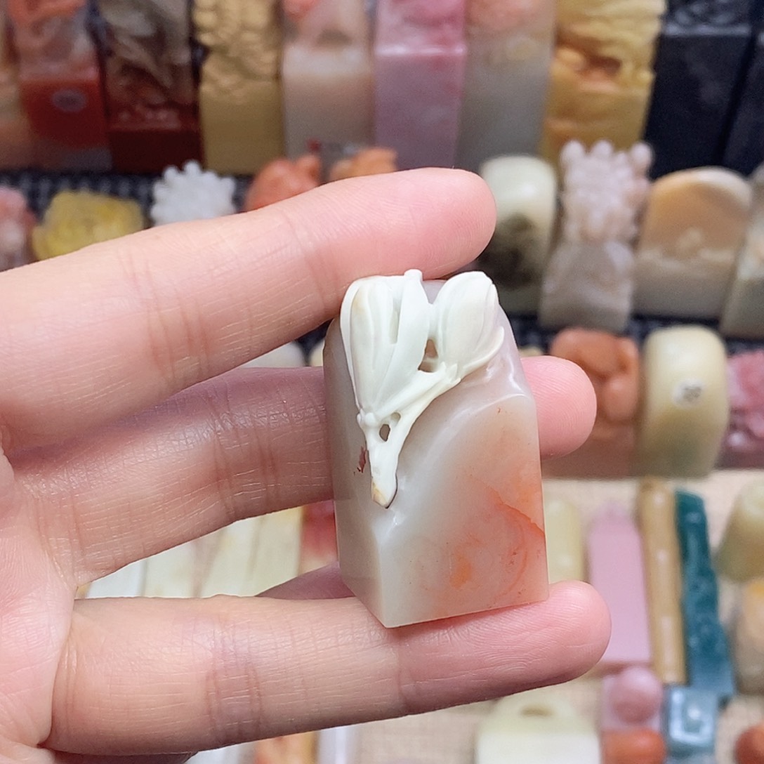 老挝石重****伟正章名章