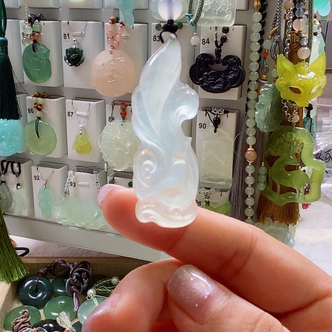 未镶嵌蛇纹石玉颈饰
