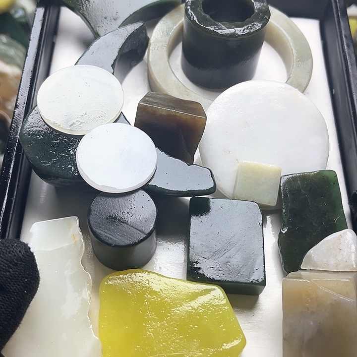 和田玉（糖玉）和田玉边角料9K金镶嵌天*