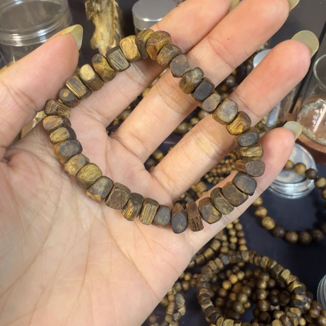 猫***晏沉香沉香碎屑奇楠随形手链