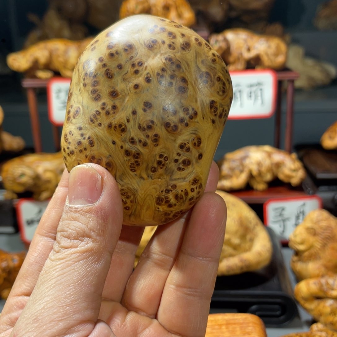 柏木（崖柏）木雕手工把件太行崖柏留疤料豹子