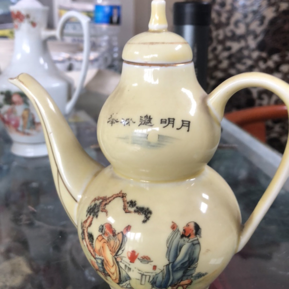 李白举杯邀明月酒壶