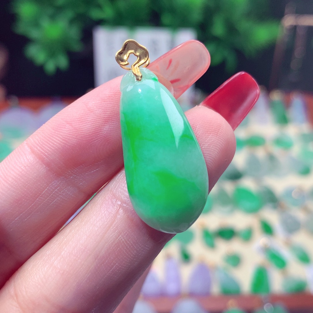 翡翠吊坠(不含链)18K金镶嵌