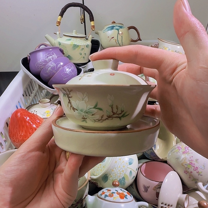 黄汝玉兰花压手三才盖碗