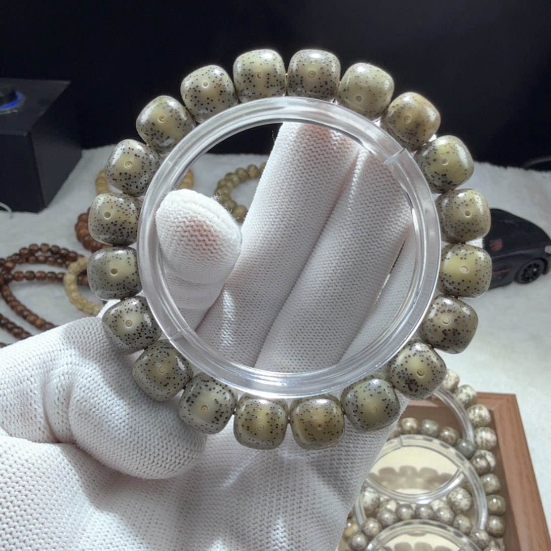 星月菩提吊坠12。11石玉