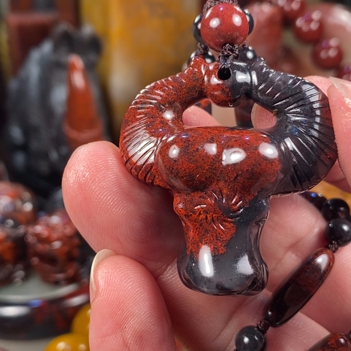 石英质玉牛挂件未镶嵌森