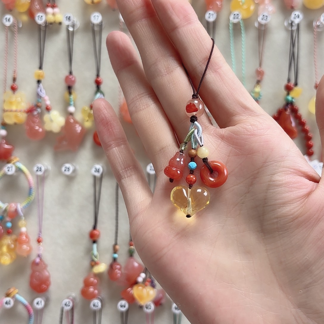 南红玛瑙未镶嵌吊坠(赠链)