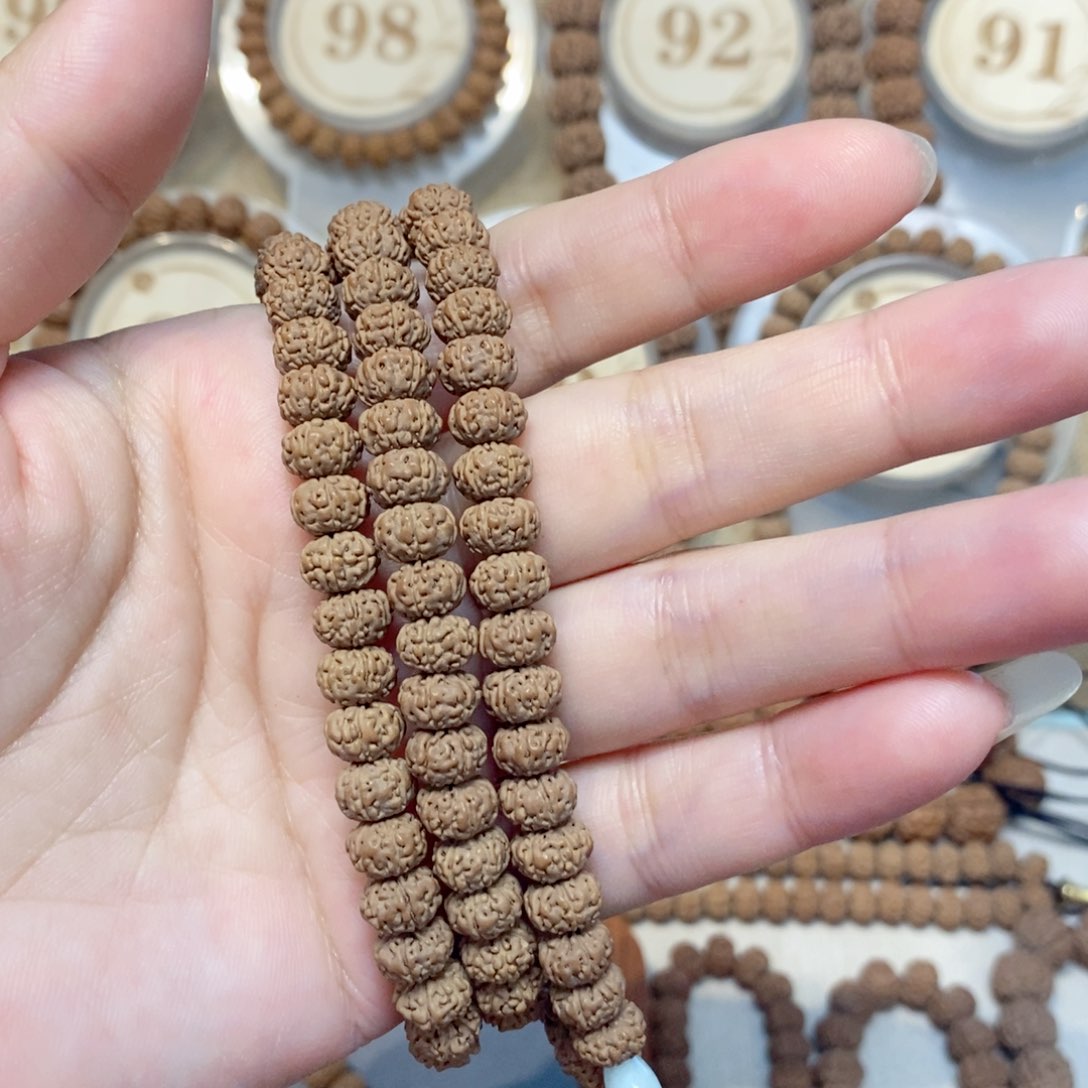 金刚菩提手串有**思8+六瓣树王小金刚108