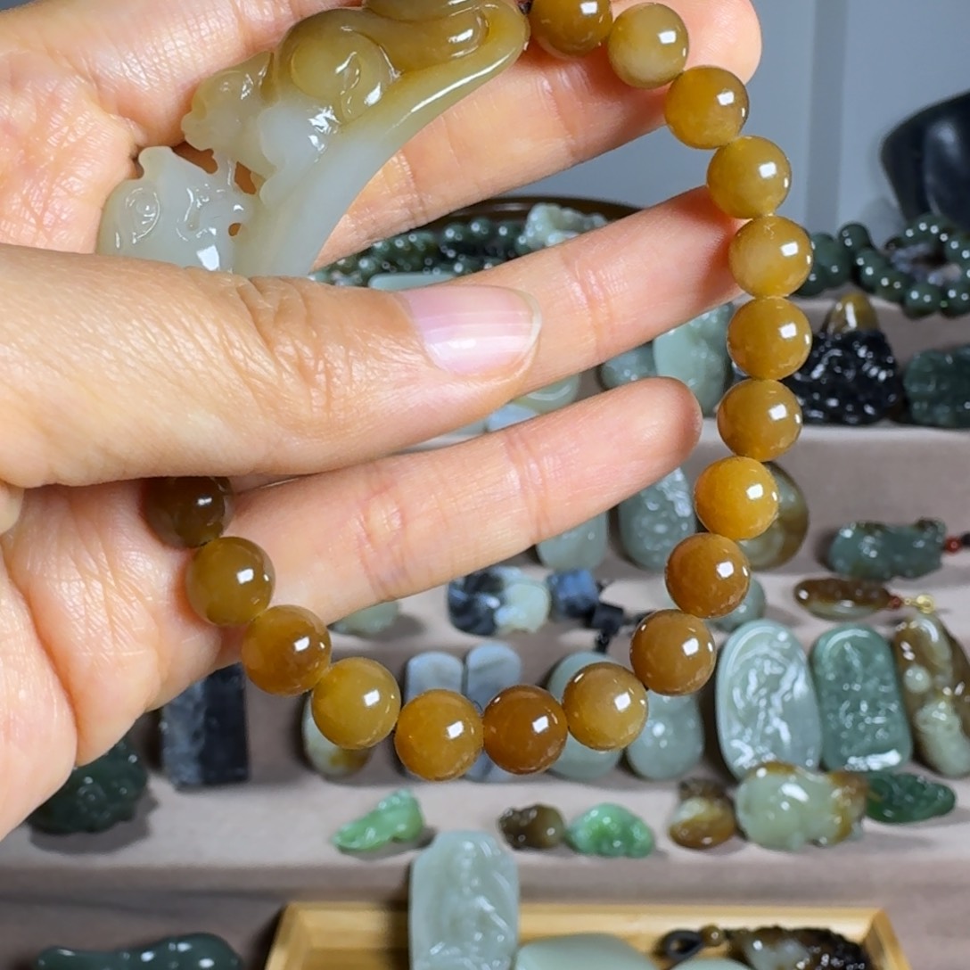 和田玉（糖玉）颈饰未镶嵌