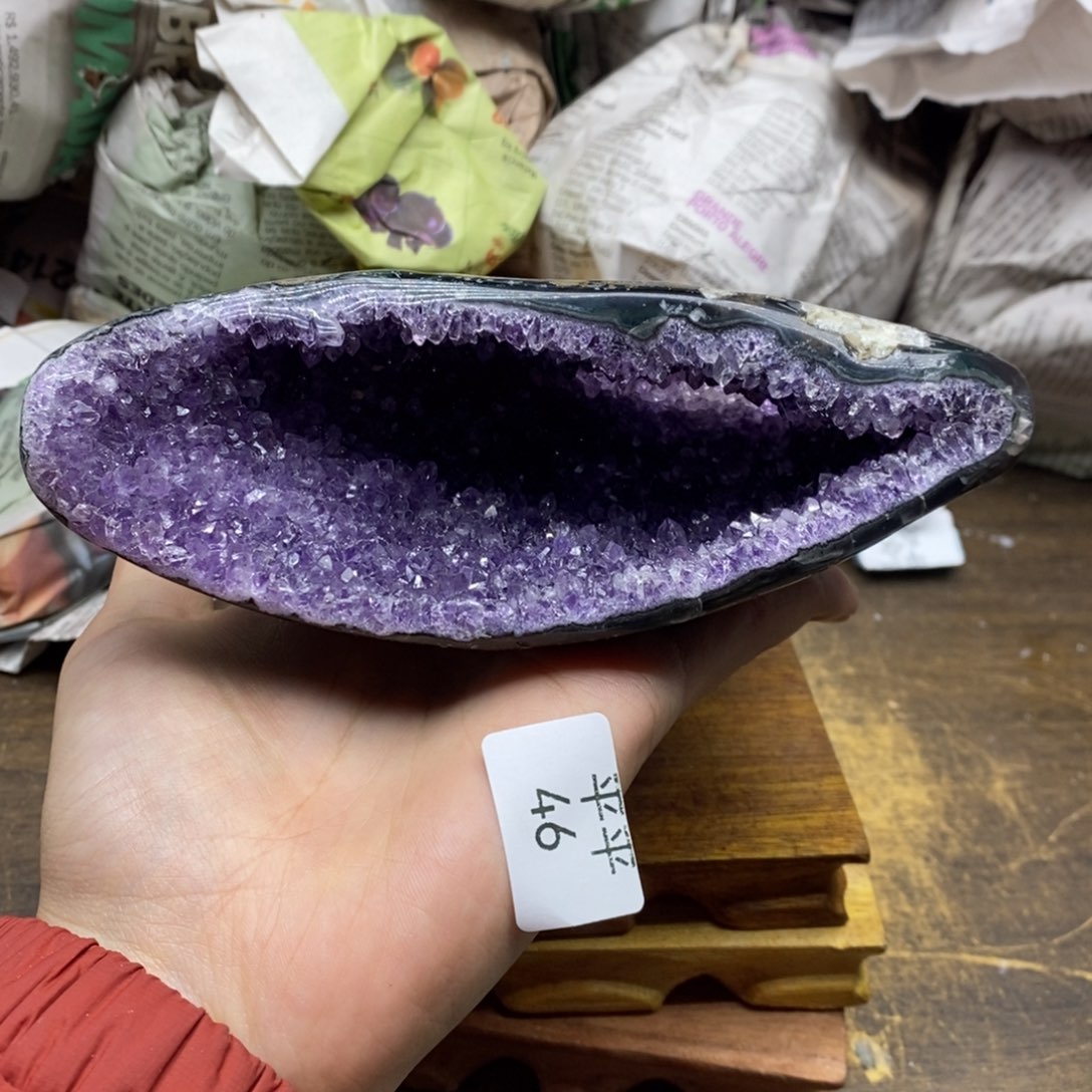 紫晶乌拉圭未镶嵌