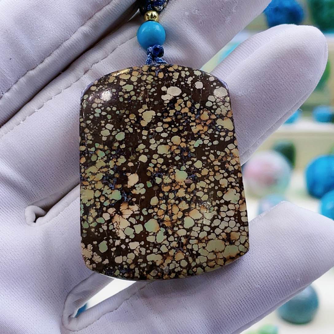 绿松石颈饰未镶嵌