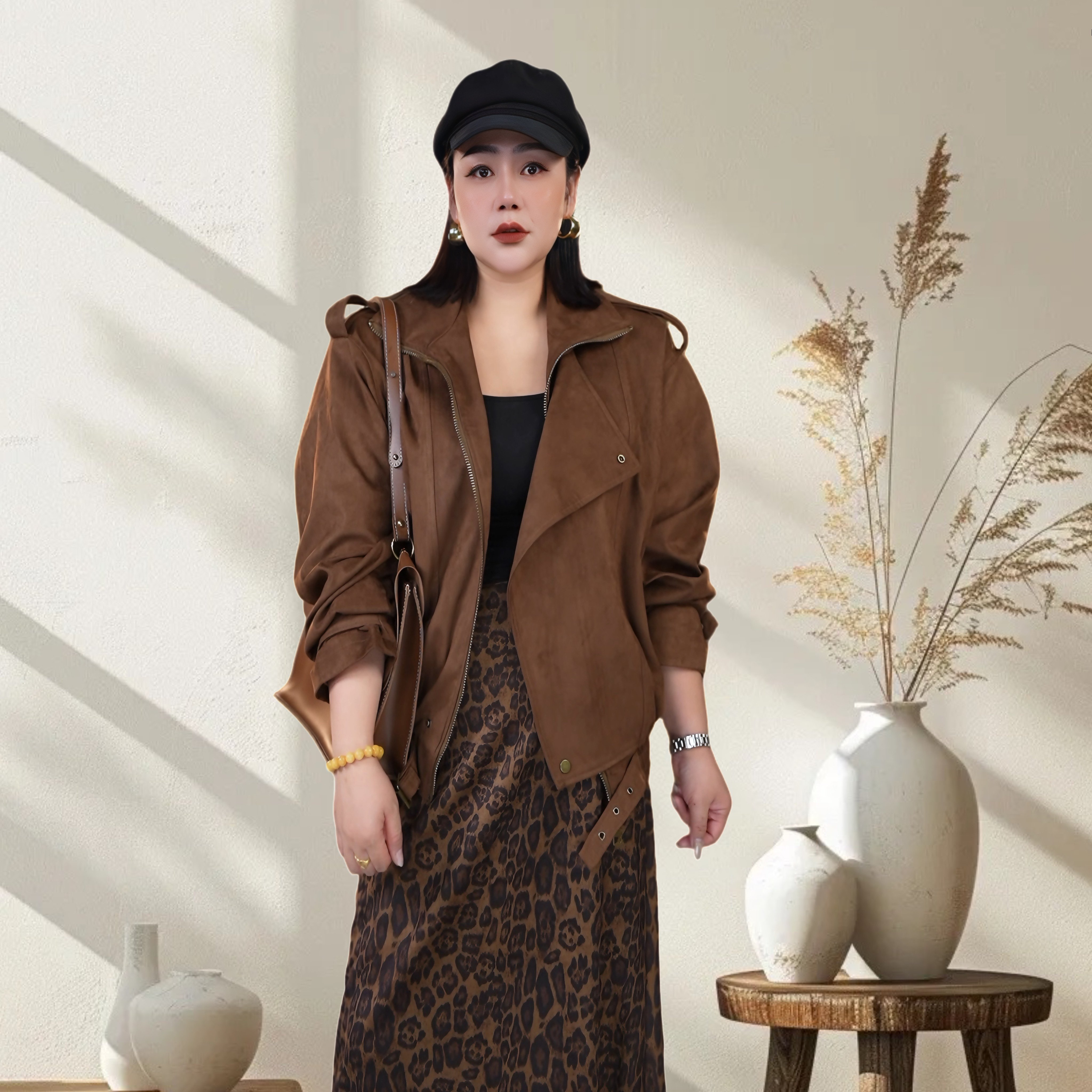 伊馨大码复古皮衣外套女2025秋冬新摩登翻领拉链开衫设计夹克上衣