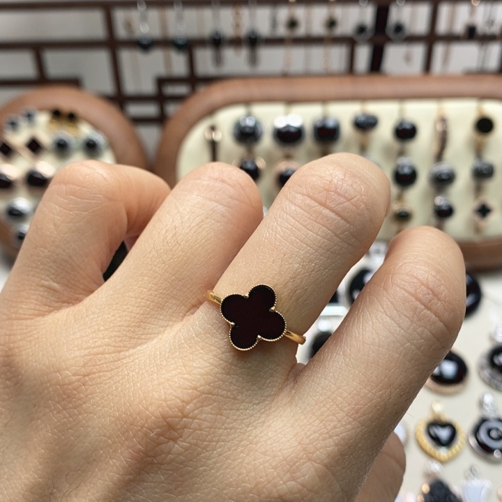 翡翠戒指18K金镶嵌