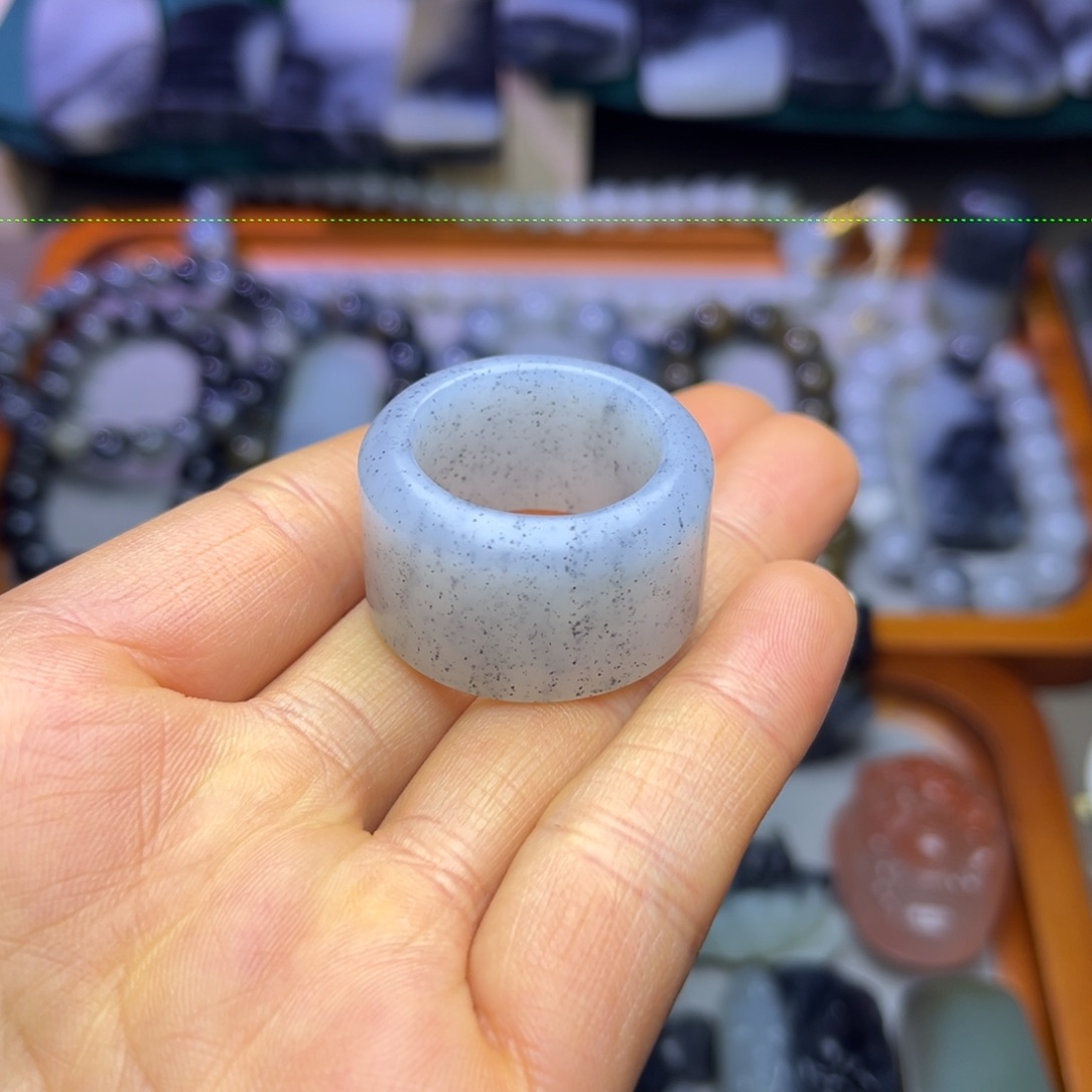 和田玉未镶嵌戒圈