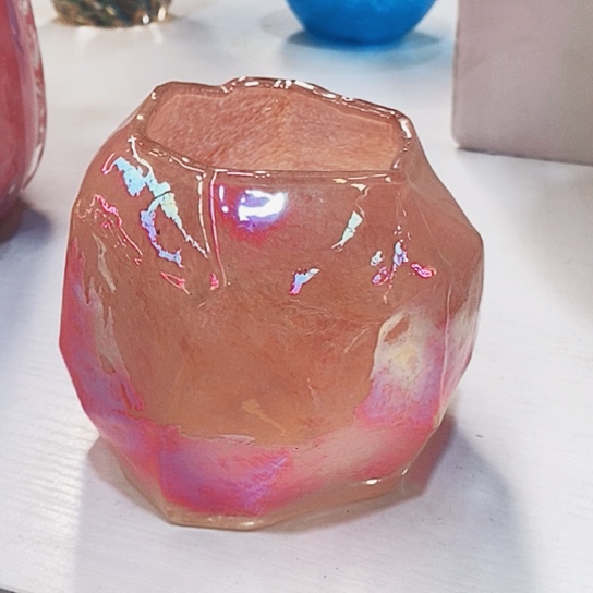 琉璃花瓶高18厘米口径7厘米