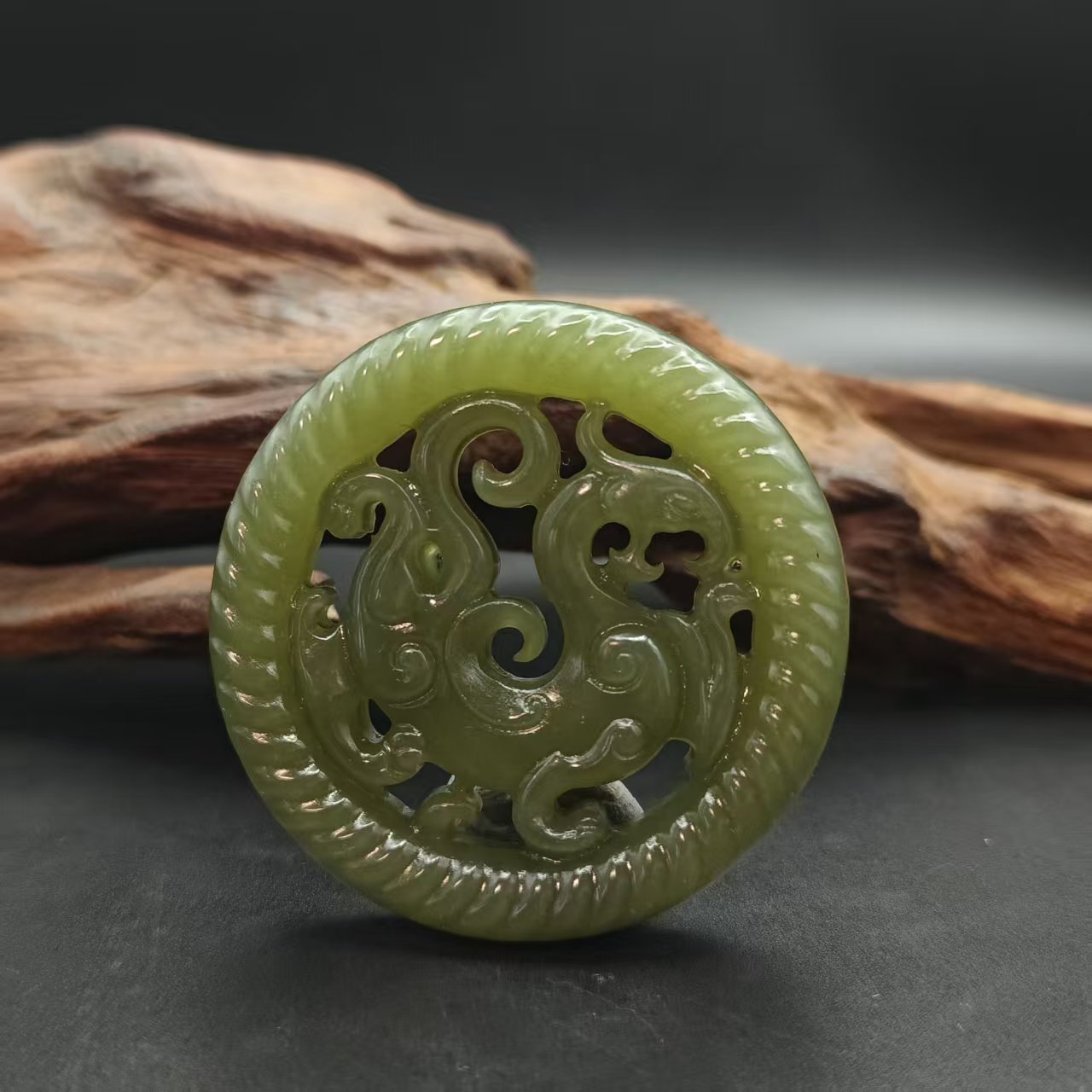 Z和田玉仿古龙吊坠0498