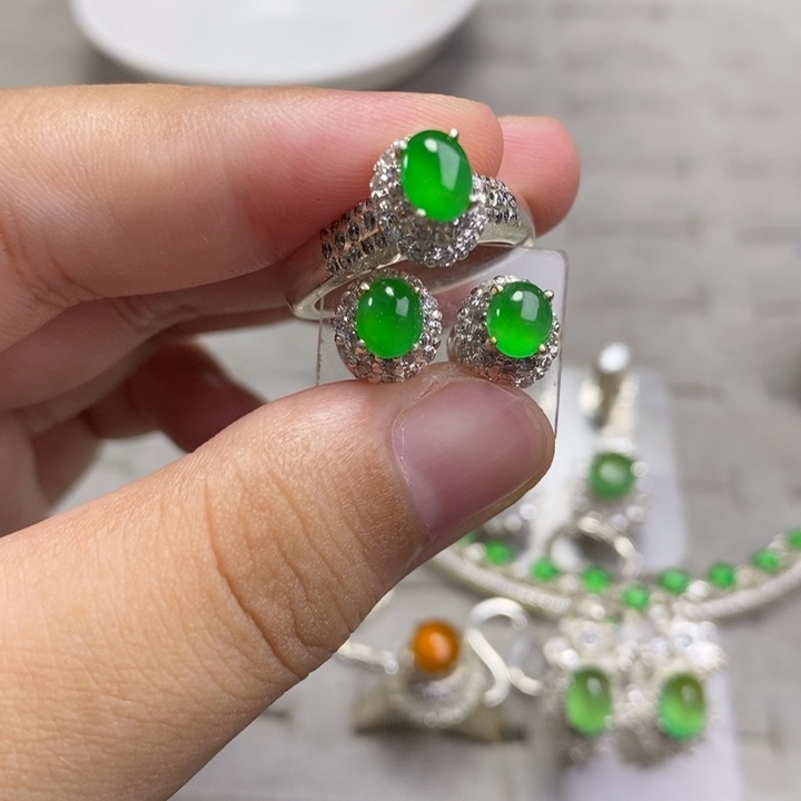 翡翠未镶嵌挂件翡翠冰种